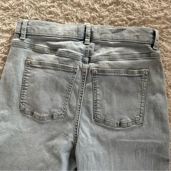 Spanx SPANXsculpt ReDefine Flare Jeans Tidal Blue Light Wash Size 12 NWT - Picture 12 of 12